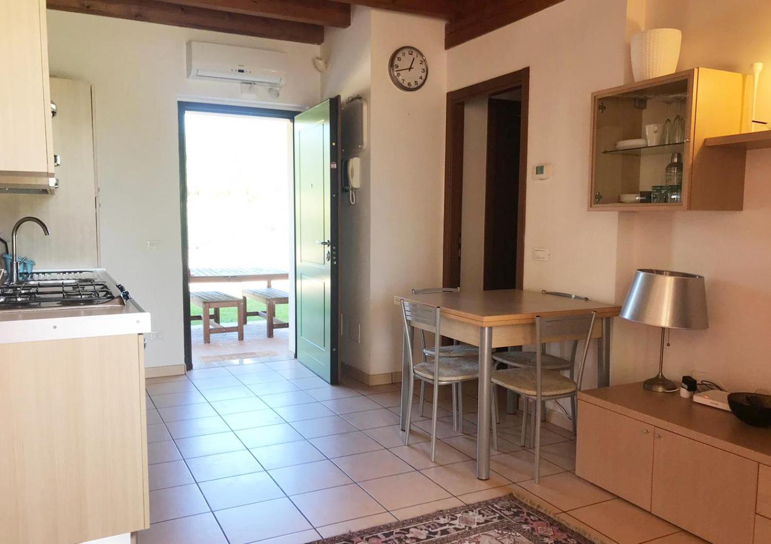 מנרבה דל גארדה The Flowers - Apartments With Private Garden In Residence With Pool מראה חיצוני תמונה